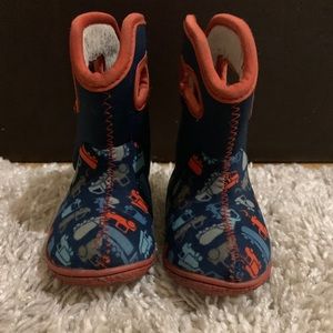 Toddler size 4 Bogs